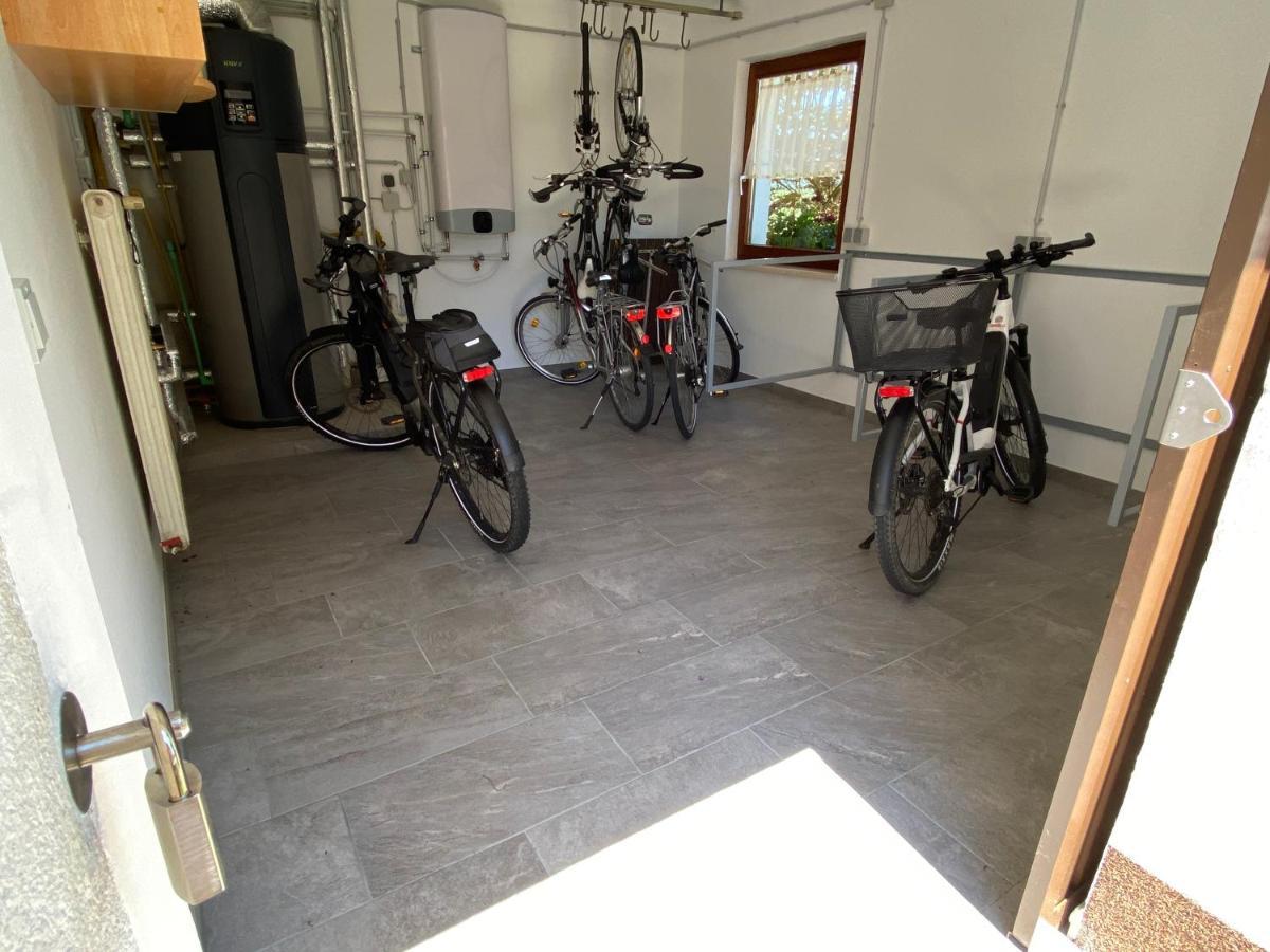 Privatzimmer Und Ferienwohnungen Leeb Persenbeug Esterno foto