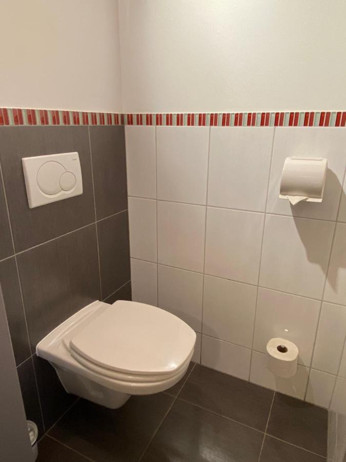 Privatzimmer Und Ferienwohnungen Leeb Persenbeug Esterno foto