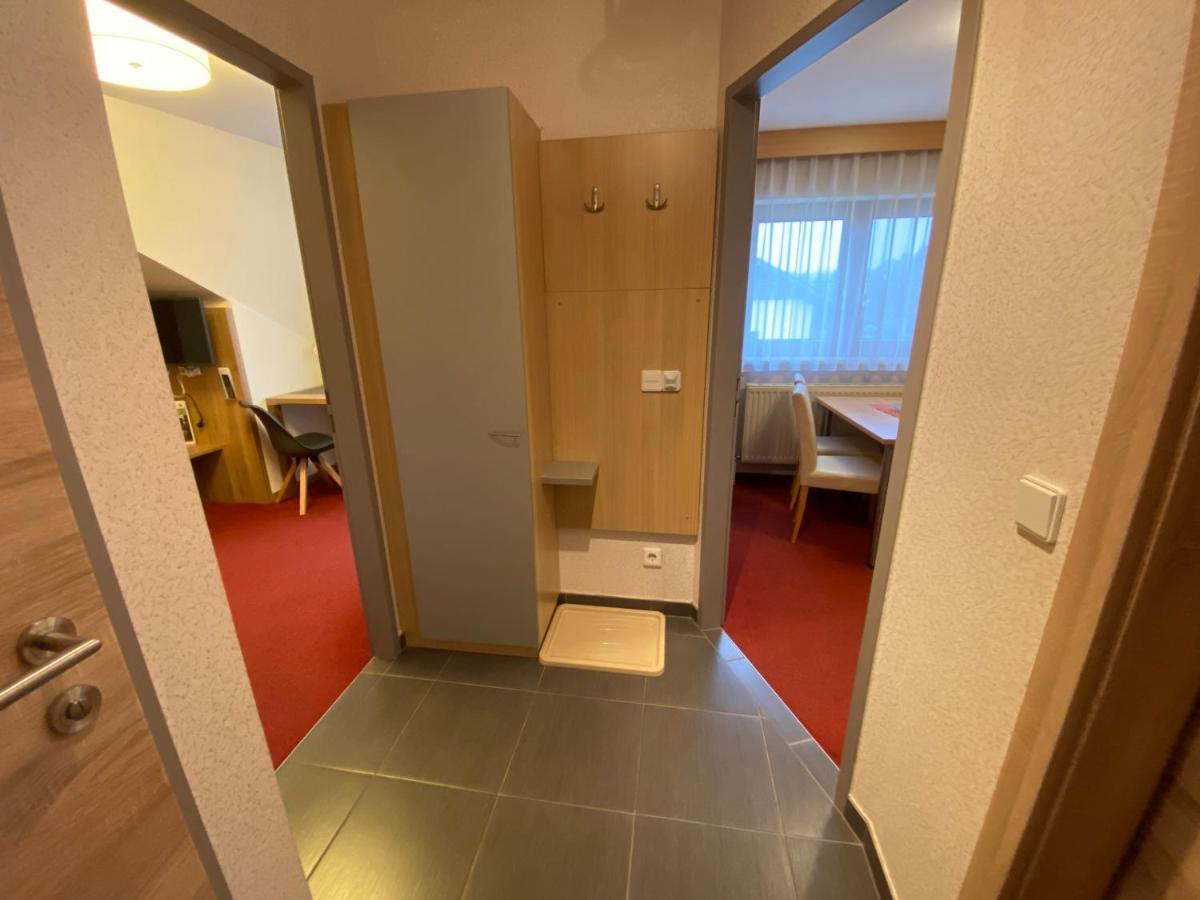 Privatzimmer Und Ferienwohnungen Leeb Persenbeug Esterno foto