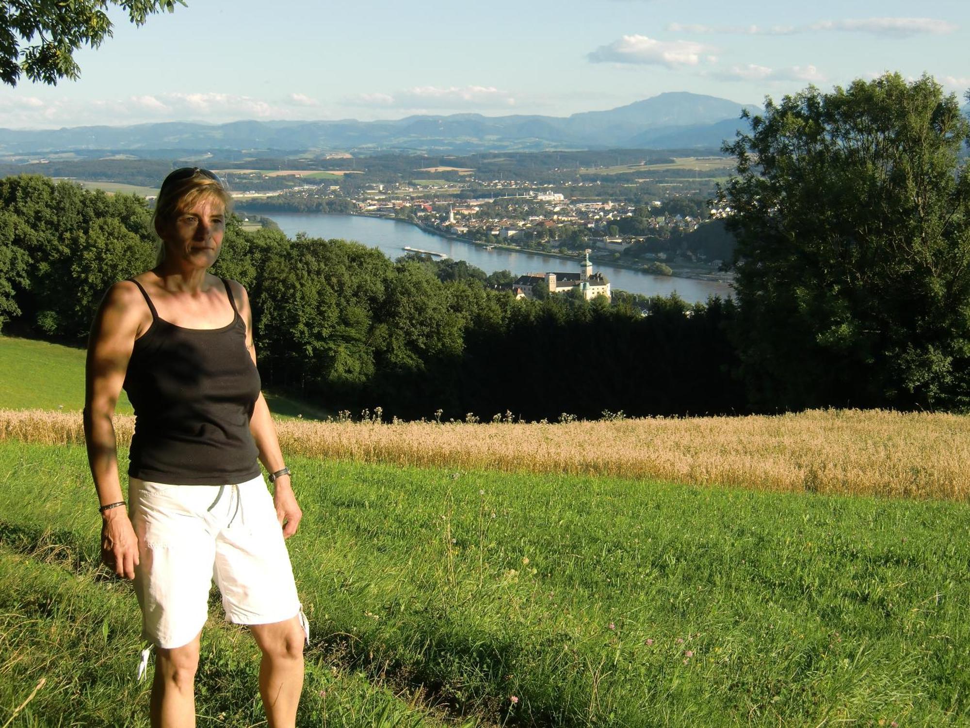 Privatzimmer Und Ferienwohnungen Leeb Persenbeug Esterno foto