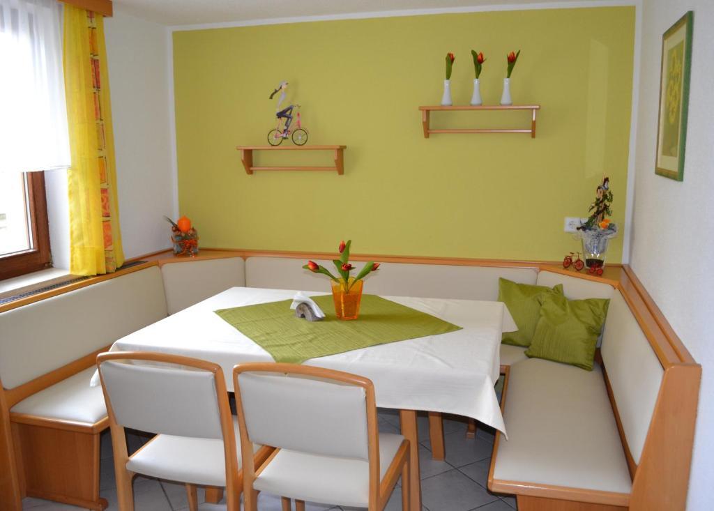Privatzimmer Und Ferienwohnungen Leeb Persenbeug Esterno foto